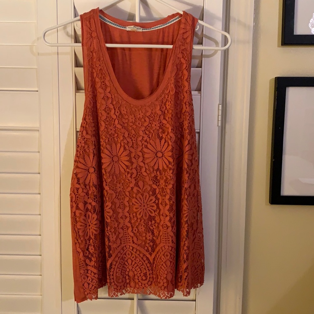 Sleeveless top with beautiful lace overlay
